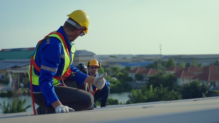 Best Emergency Roof Repair Services  in North Randall, OH
